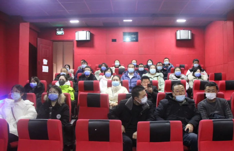 【奋进新征程·砥砺检察初心】漳县人民检察院组织干警观影《跨过鸭绿江》