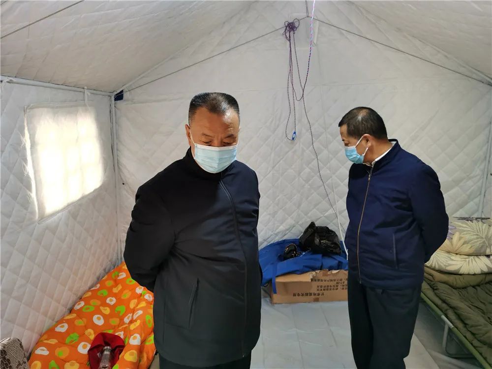 漳县人民检察院党组书记、代理检察长包永辉检查指导包抓小区疫情防控工作